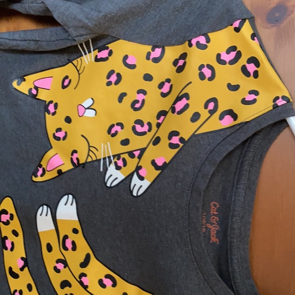 2 for $8 Long sleeve tee shirt with cat graphic - Picture 4 of 4